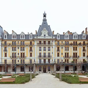 https://le-cosy-palace.hotels-rhonealpes.com