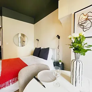https://suite-opium.hotels-rhonealpes.com