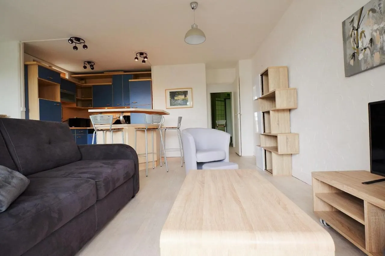 Appartement 70 m2 avec Balcons et Parking à Lille